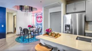 The Sherman Luxe 2 Bed Apt with FREE PARKING - - 1