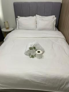 The Ren Suite Facing Sunrise or City View - 5
