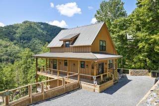 Bear Cheeks cabin - 2