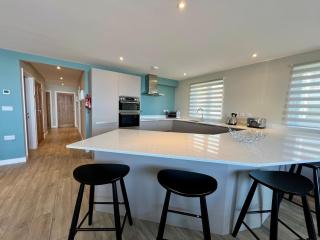 Dog-Friendly 3-Bed Apartment, Ocean Views, Large Terrace - Westward Ho! - 0