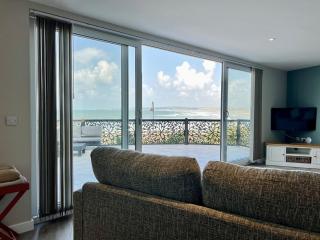 Sea View Apartment 73 - 3 bed Coastal Retreat by Westward Ho! Beach - 3