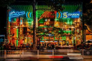 Golden Lunar Hotel - Moonlight Stay in Bui Vien Walking Street - 8