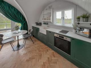 Charlies Cabin - Uk49906 - - 5