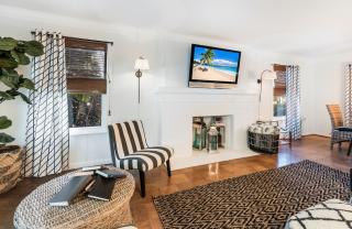Sandy Pants - Designer Beach Chic Home Steps to Beach Backyard Oasis w Heated Pool - Anna Maria - 1