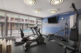 Ramada by Wyndham Rockville Centre - Rockville Centre - 8
