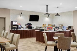 Ramada by Wyndham Drumheller Hotel & Suites - Drumheller - 2