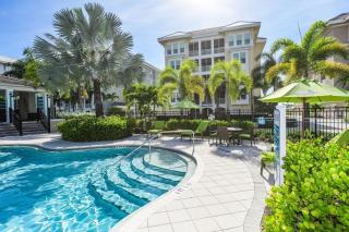 Sunset Margarita - Luxury Condo Lanai Pool Beach Gear Bikes Dogs OK 5 Mins to Gulf Beaches - Bradenton - 0