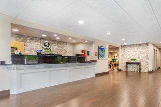 Quality Inn & Suites NJ State Capital Area - 1