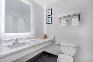 Quality Inn & Suites NJ State Capital Area - 2