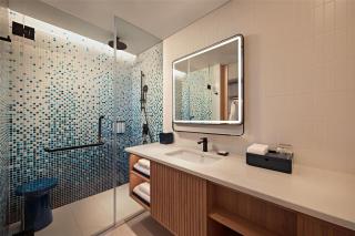 Hyatt Place Ha Long Bay, Bai Chay - 9