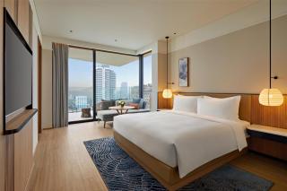 Hyatt Place Ha Long Bay, Bai Chay - 6