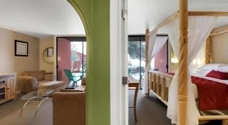 Ramada by Wyndham Monument - 5