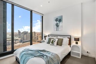 High Rise CBD Retreat Cozy 1BR with Pool Gym and Sauna - 8