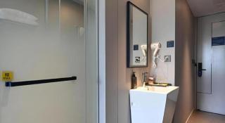 7 Days Inn Shanghai Yichuan Road - 8