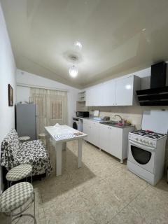 House - Kutaisi International Airport 15 Minutes, Samtredia Kulashi 15Tamar Mepe Street - Samtredia - 1