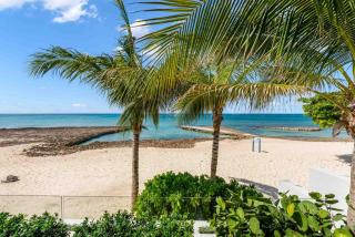 Aqua #4 - Save Now on This Spacious Oceanfront Condo with Modern Style - George Town - 4