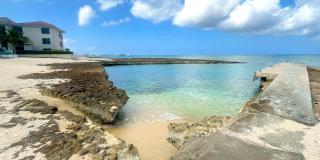 Aqua #4 - Save Now on This Spacious Oceanfront Condo with Modern Style - George Town - 3