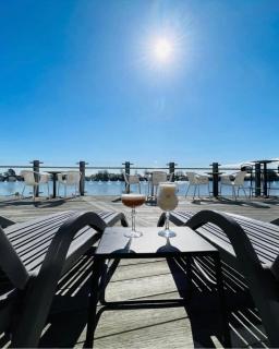 Acres Corner Retreat Inc Hot tub at Tattershall Lakes Country Park - Tattershall - 9