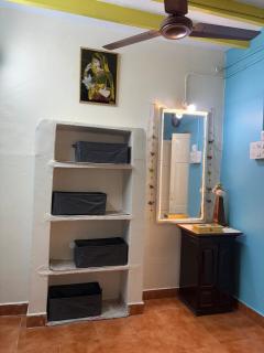 Komleesh Inn - Chennai - 8
