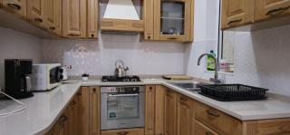 Well-Equipped 4BR Flat in Peaceful Gżira - 8