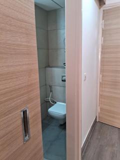runway suits studio apartment - - 3