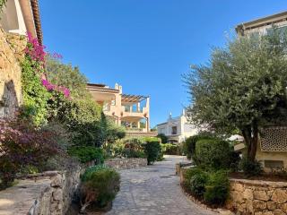 Residence with swimming pool in Porto Rotondo, apartments with air conditioning and private outdoor area - 8