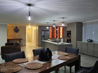 Outerspaces Farmhouse Retreat -  - 9