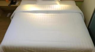 7 Days Inn Urumqi Guangming Road Beimen Metro Station - 1