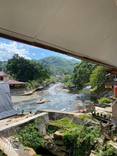 Thousands of Bottles - Hostel and Trekking - Bukit Lawang - 8