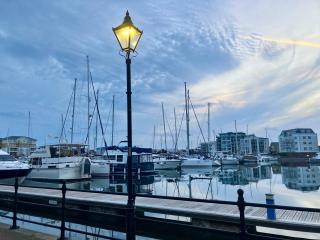 Eastbourne Long Beach View Sovereign Harbour Exceptional Apartment - 7