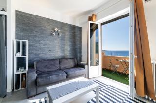 GRAND PALAIS - Beautiful top floor studio - Sea front with AC - 2