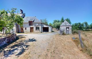 Pet Friendly Home In Sarroux - Saint Julien - 2