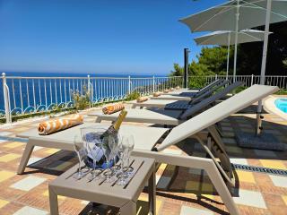 Villa Margaux Kathisma, Breathtaking VIEWS & Unforgettable SUNSETS - Minutes from Most Iconic BEACH - 1