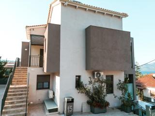 Eveline Suite - seaview & short walk to the beach - Nikiana - 9