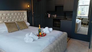 Large studio Apartment, Boscombe - Moffat - 0