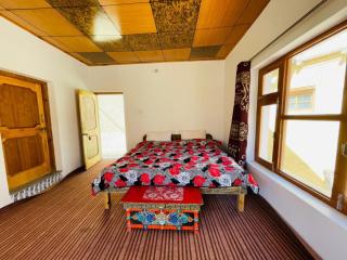 Dragon guesthouse and garden restaurant - 2