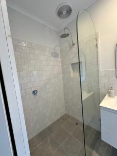 Valley Views Luxury Country Retreat - Clarendon - 4