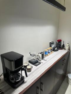 شقة مودرن بغرفة نوم وصالة - 9