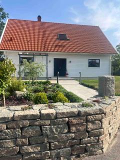 Large villa with pool centrally located near the sea - 9