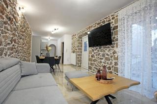 Elysian Stone Apartment II - 8