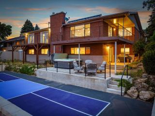 All-New Luxe Stay Views, Sauna & Hot Tub villa - Holladay - 5