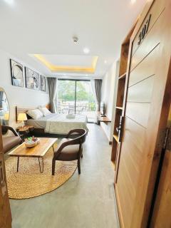 307MSNK Luxe Studio l Balcony & Kitchen - 7