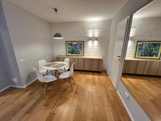 Ultracentral Stylish Apartment - 4