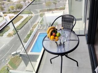 Netflix and Wi-Fi Studio Pool, Gym & City Views - 1