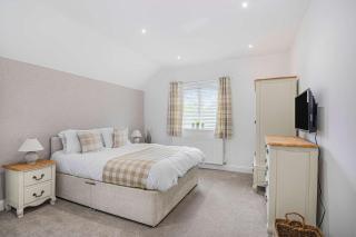 The Roost Group - Brands Hatch 6 Bedroom Home - Fawkham - 3