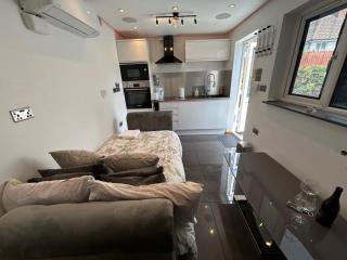 Studio Guest House - Great Barr - 8