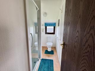 Highland Lodge, Pet friendly based on Hoburne Cotswold - 3