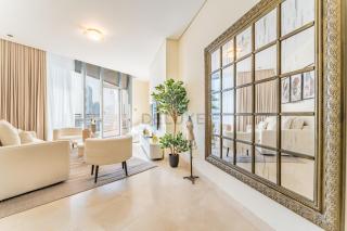 Iconic Views of the Future Museum, Minutes from Metro & Key Attractions, Sky Gardens, DIFC by Deluxe Holiday Homes - 1