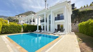 Modern 4 Bedroom villa - 0