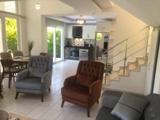 Modern 4 Bedroom villa - 4